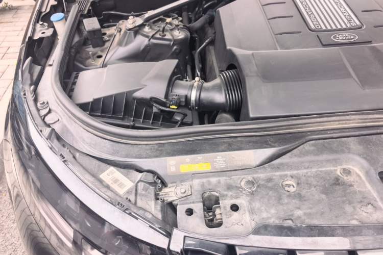 Used Land Rover Discovery 2020 3.0 SC V6 30th Anniversary Special Edition Engine Bay Right
