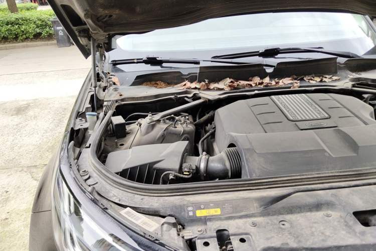 Used Land Rover Discovery 2020 3.0 SC V6 SE Engine Bay Right