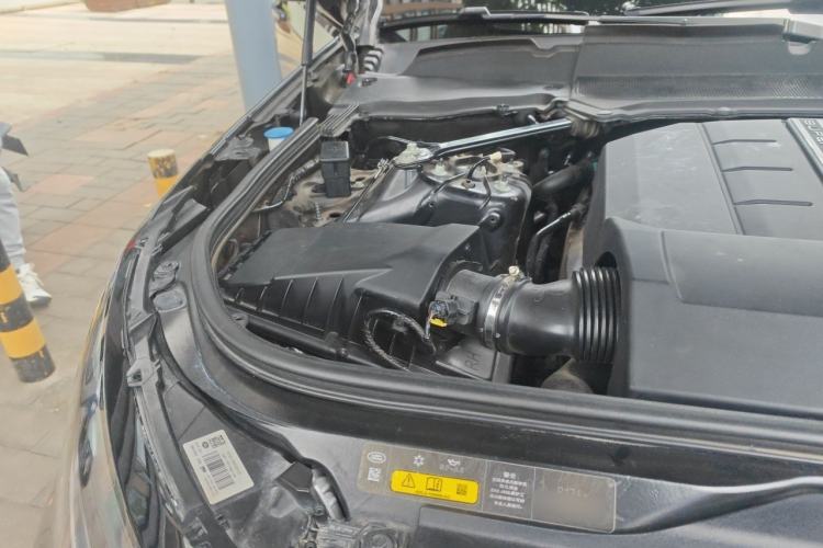 Used Land Rover Discovery 2020 3.0 SC V6 HSE Engine Bay Right