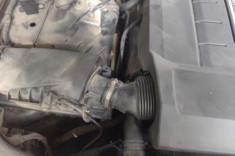 Used Land Rover Discovery 2020 3.0 SC V6 30th Anniversary Special Edition Engine Bay Right