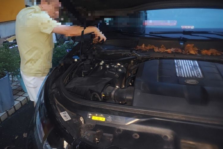 Used Land Rover Discovery 2020 3.0 SC V6 30th Anniversary Special Edition Engine Bay Right