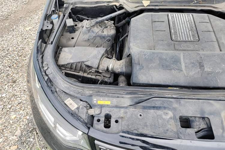 Used Land Rover Discovery 2020 3.0 SC V6 SE Engine Bay Right