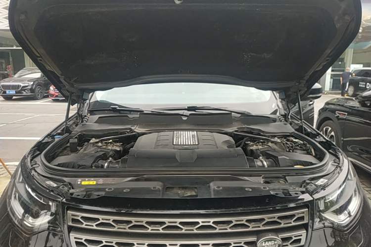 Used Land Rover Discovery 2020 3.0 SC V6 SE Engine Bay