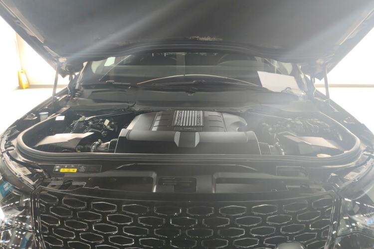 Used Land Rover Discovery 2020 3.0 SC V6 30th Anniversary Special Edition Engine Bay