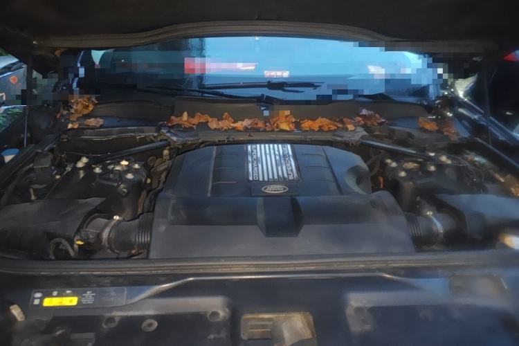 Used Land Rover Discovery 2020 3.0 SC V6 30th Anniversary Special Edition Engine Bay
