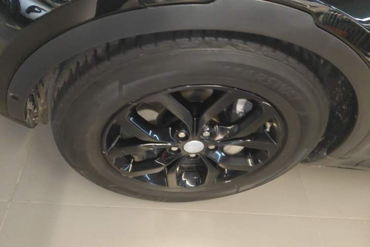 Used Land Rover Discovery 2020 3.0 SC V6 SE Exterior 4