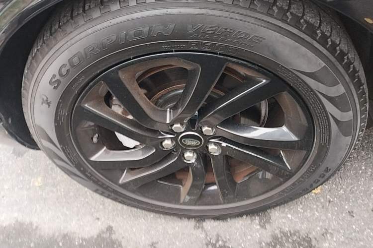 Used Land Rover Discovery 2020 3.0 SC V6 30th Anniversary Special Edition Exterior 5