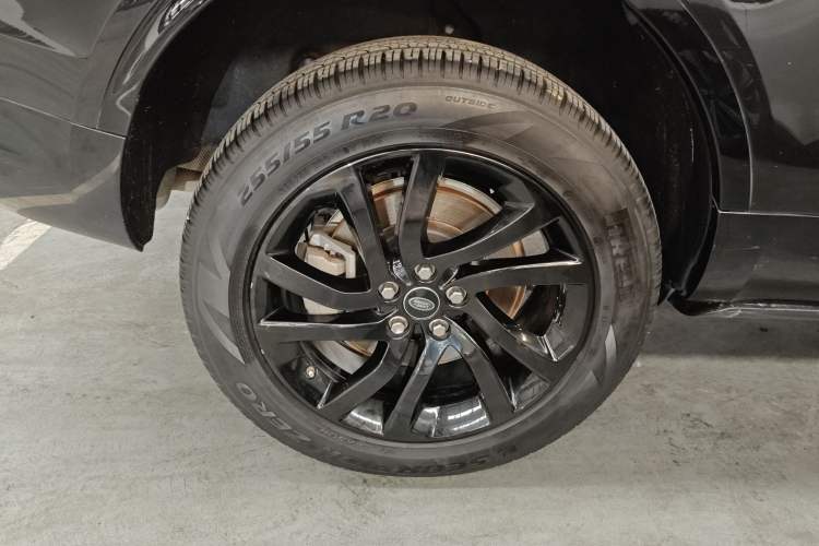Used Land Rover Discovery 2020 3.0 SC V6 30th Anniversary Special Edition Exterior 5
