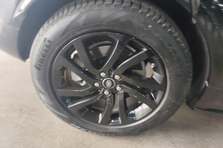 Used Land Rover Discovery 2020 3.0 SC V6 30th Anniversary Special Edition Exterior 5