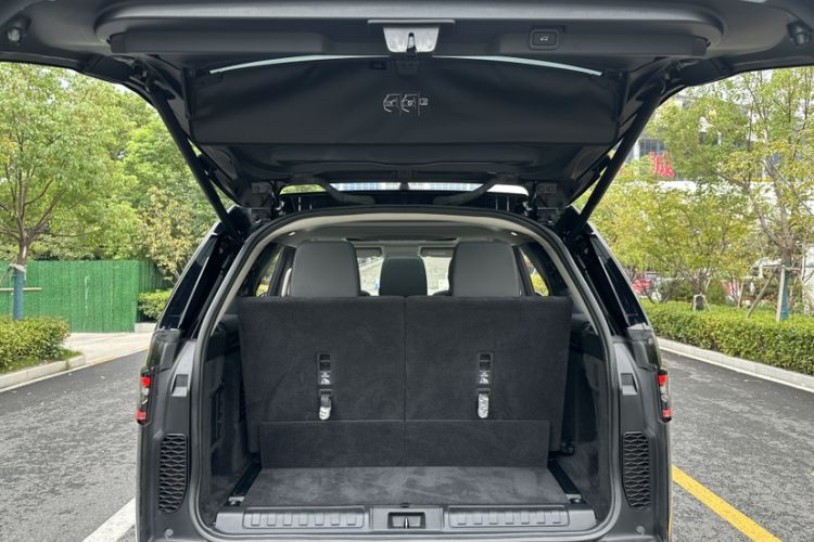 Used Land Rover Discovery 2020 2.0T SE Exterior 8