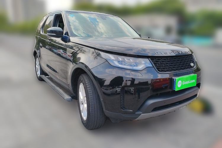 Used Land Rover Discovery 2020 3.0 SC V6 SE Front Right 45 Deg