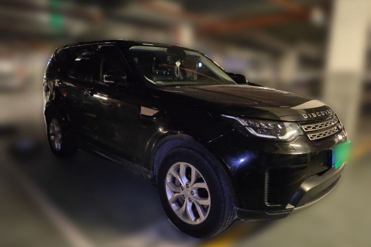 Used Land Rover Discovery 2020 3.0 SC V6 SE Front Right 45 Deg