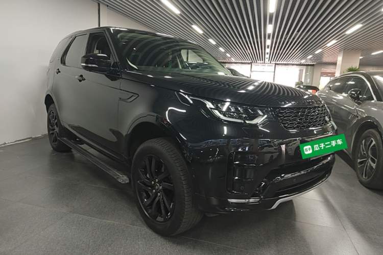 Used Land Rover Discovery 2020 3.0 SC V6 30th Anniversary Special Edition Front Right 45 Deg