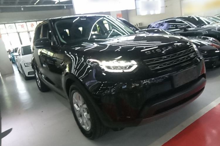Used Land Rover Discovery 2020 3.0 SC V6 SE Front Right 45 Deg