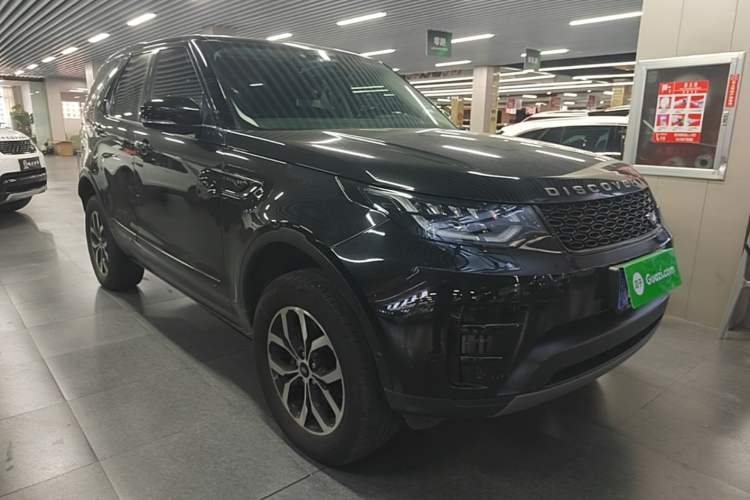 Used Land Rover Discovery 2020 2.0T SE Front Right 45 Deg