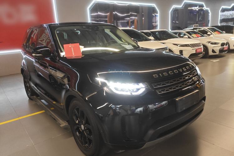 Used Land Rover Discovery 2020 3.0 SC V6 SE Front Right 45 Deg