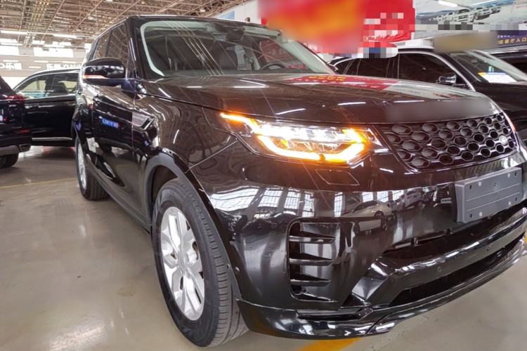 Used Land Rover Discovery 2020 3.0 SC V6 SE Front Right 45 Deg