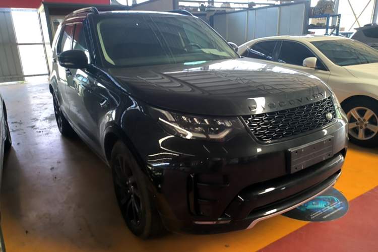 Used Land Rover Discovery 2020 3.0 SC V6 30th Anniversary Special Edition Front Right 45 Deg