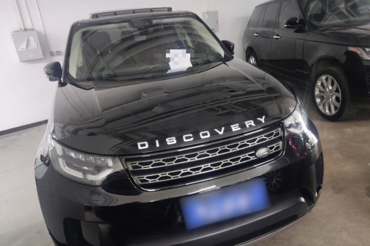 Used Land Rover Discovery 2020 3.0 SC V6 SE Front Right 45 Deg
