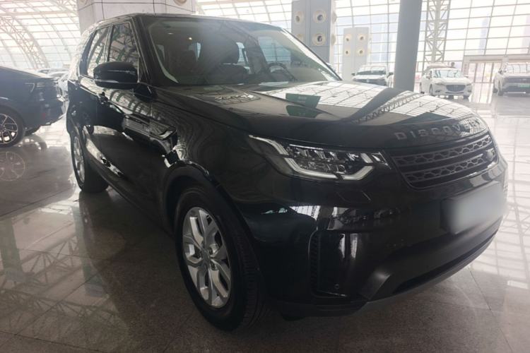 Used Land Rover Discovery 2020 3.0 SC V6 SE Front Right 45 Deg
