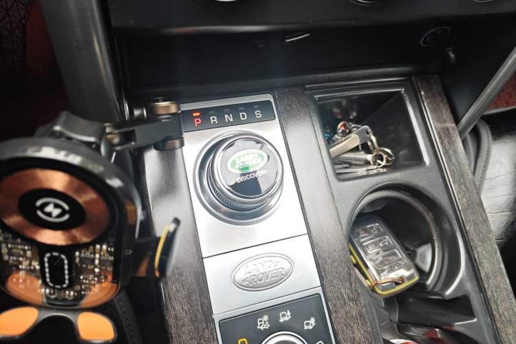 Used Land Rover Discovery 2020 3.0 SC V6 30th Anniversary Special Edition Gear Lever