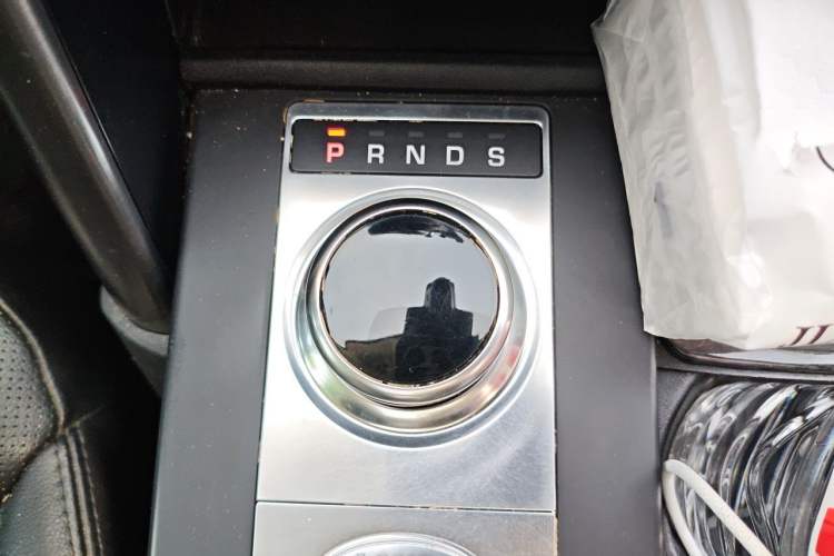 Used Land Rover Discovery 2020 3.0 SC V6 30th Anniversary Special Edition Gear Lever