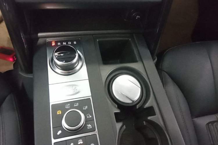 Used Land Rover Discovery 2020 3.0 SC V6 SE Gear Lever
