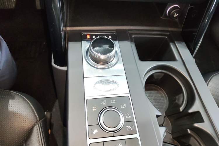 Used Land Rover Discovery 2020 3.0 SC V6 SE Gear Lever
