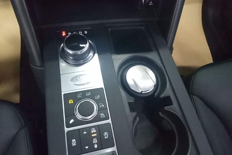 Used Land Rover Discovery 2020 3.0 SC V6 30th Anniversary Special Edition Gear Lever