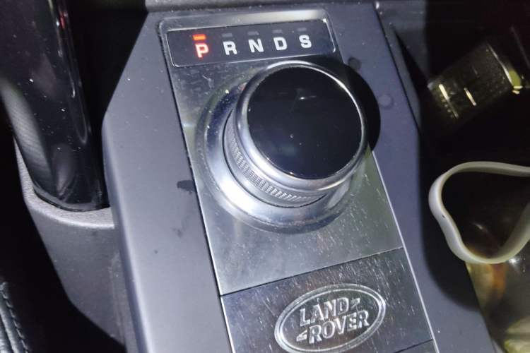 Used Land Rover Discovery 2020 2.0T SE Gear Lever