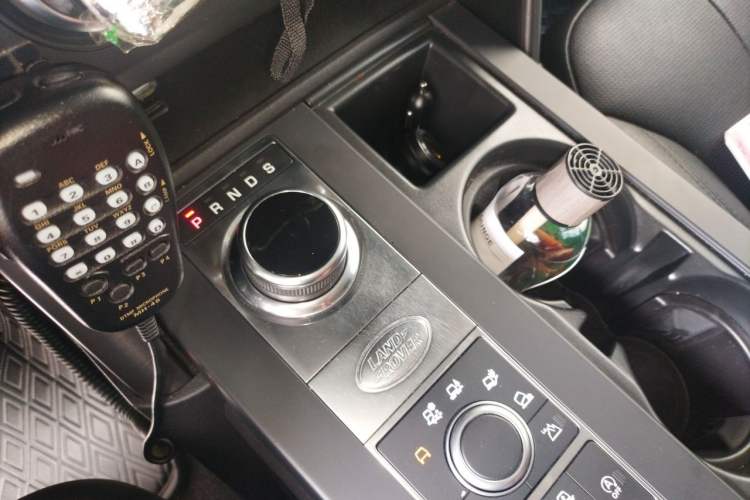 Used Land Rover Discovery 2020 3.0 SC V6 30th Anniversary Special Edition Gear Lever