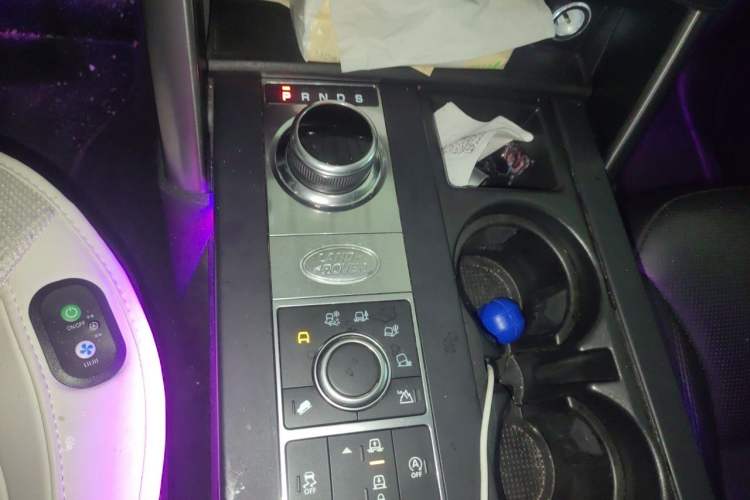 Used Land Rover Discovery 2020 3.0 SC V6 30th Anniversary Special Edition Gear Lever