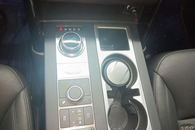 Used Land Rover Discovery 2020 2.0T SE Gear Lever