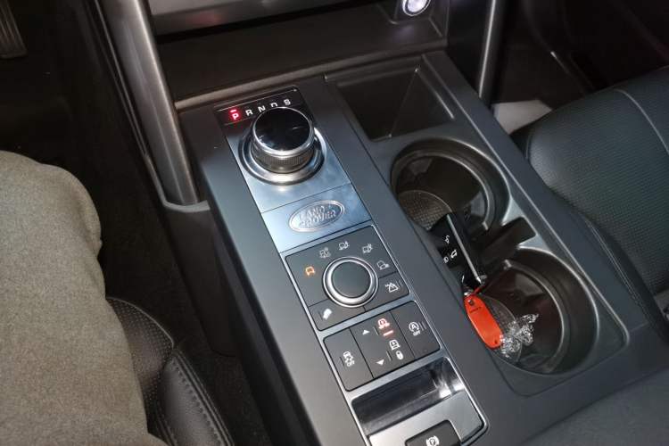 Used Land Rover Discovery 2020 3.0 SC V6 30th Anniversary Special Edition Gear Lever