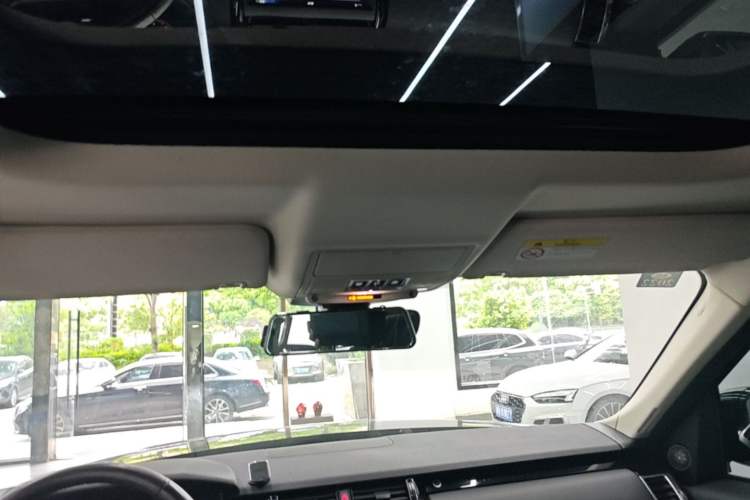 Used Land Rover Discovery 2020 2.0T SE Headliner