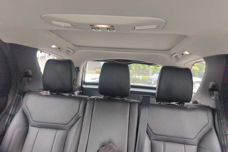 Used Land Rover Discovery 2020 2.0T SE Headliner