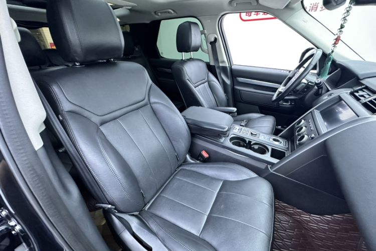 Used Land Rover Discovery 2020 3.0 SC V6 30th Anniversary Special Edition Interior 1
