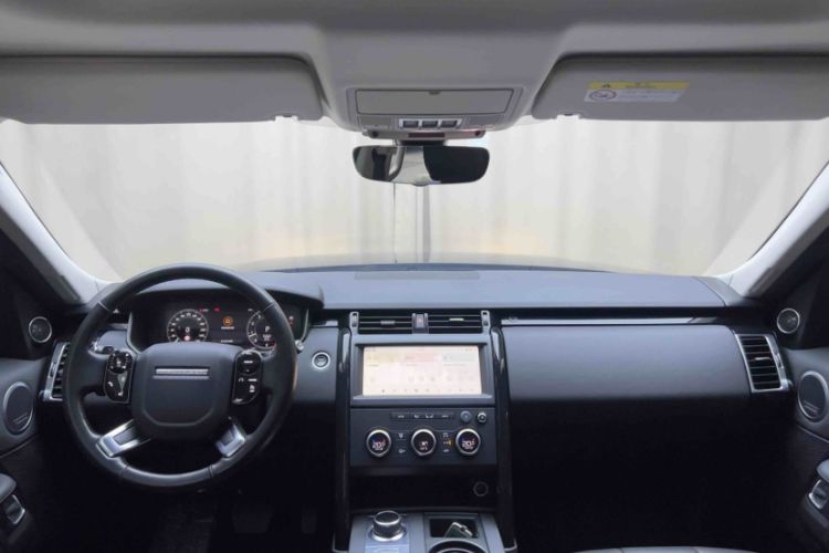 Used Land Rover Discovery 2020 2.0T SE Interior 1