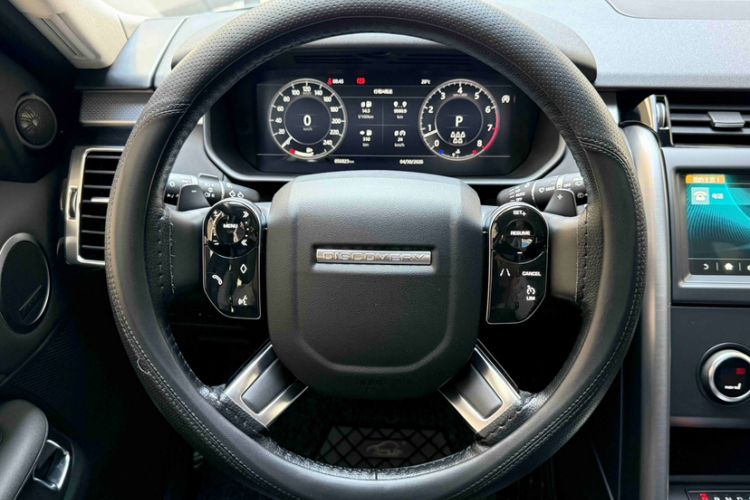 Used Land Rover Discovery 2020 3.0 SC V6 SE Interior 1