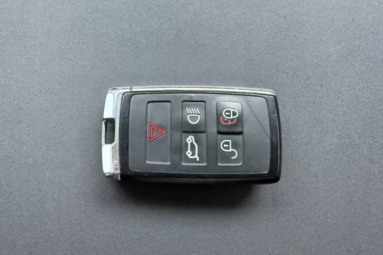 Used Land Rover Discovery 2020 2.0T SE Interior 1
