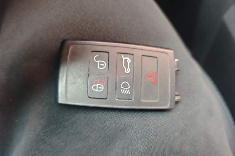 Used Land Rover Discovery 2020 2.0T SE Interior 1