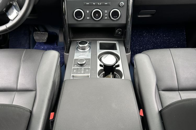 Used Land Rover Discovery 2020 2.0T SE Interior 1