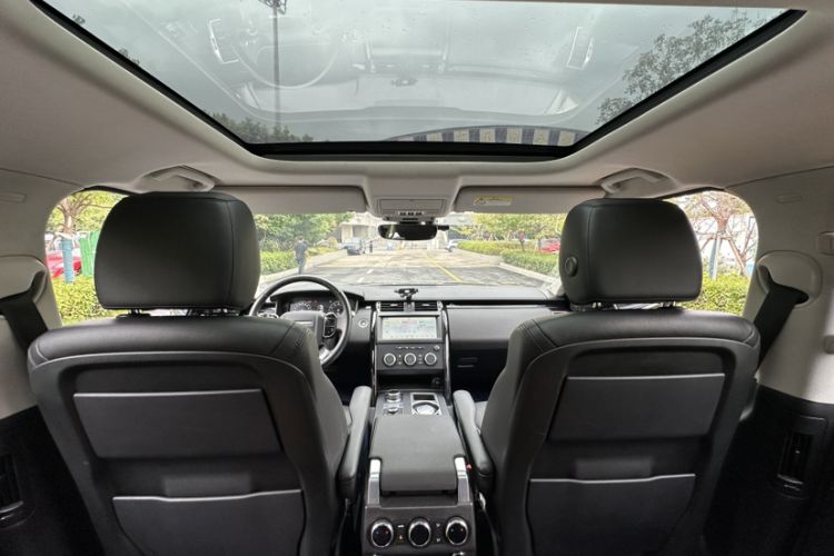 Used Land Rover Discovery 2020 2.0T SE Interior 10