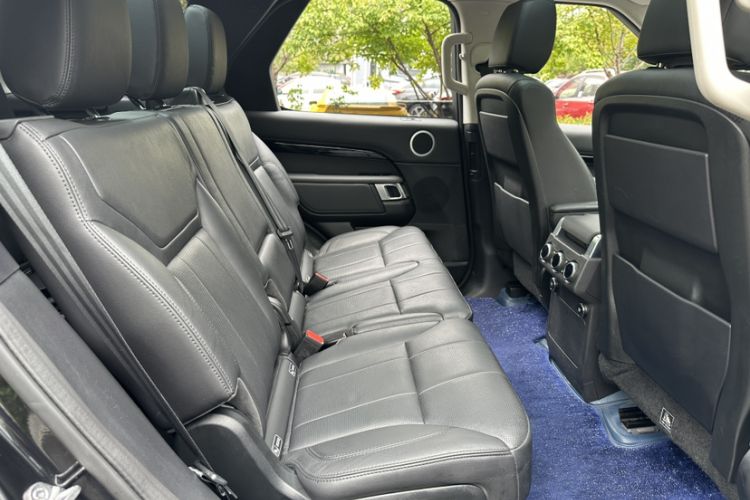 Used Land Rover Discovery 2020 2.0T SE Interior 13