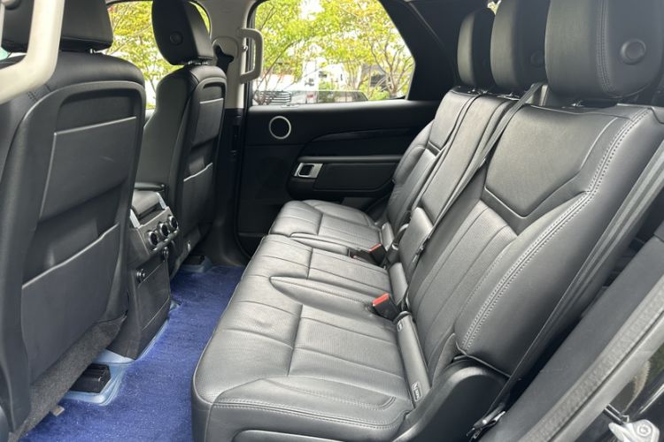 Used Land Rover Discovery 2020 2.0T SE Interior 2