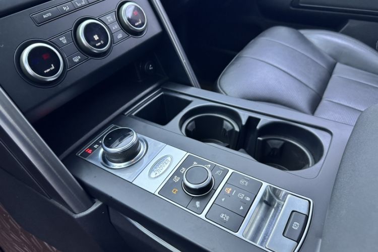 Used Land Rover Discovery 2020 3.0 SC V6 30th Anniversary Special Edition Interior 3