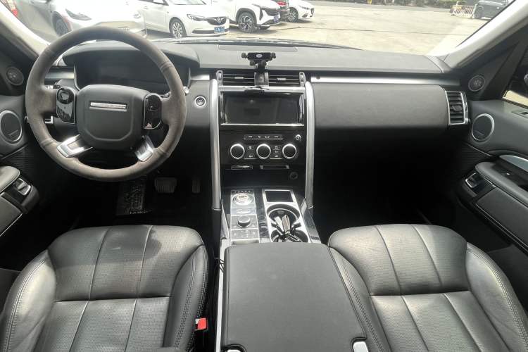 Used Land Rover Discovery 2020 3.0 SC V6 30th Anniversary Special Edition Interior 3