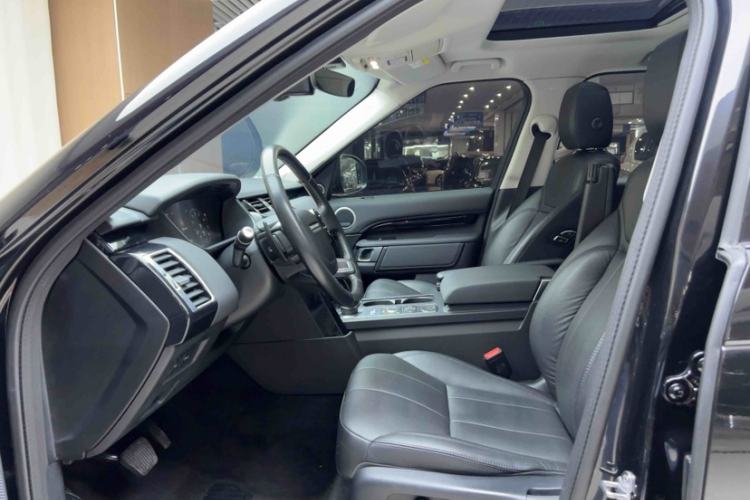 Used Land Rover Discovery 2020 2.0T SE Interior 4