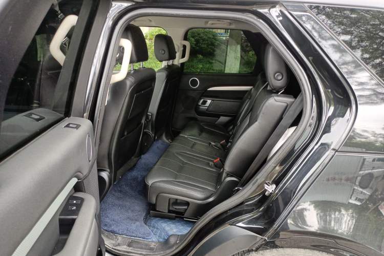 Used Land Rover Discovery 2020 3.0 SC V6 30th Anniversary Special Edition Interior 4