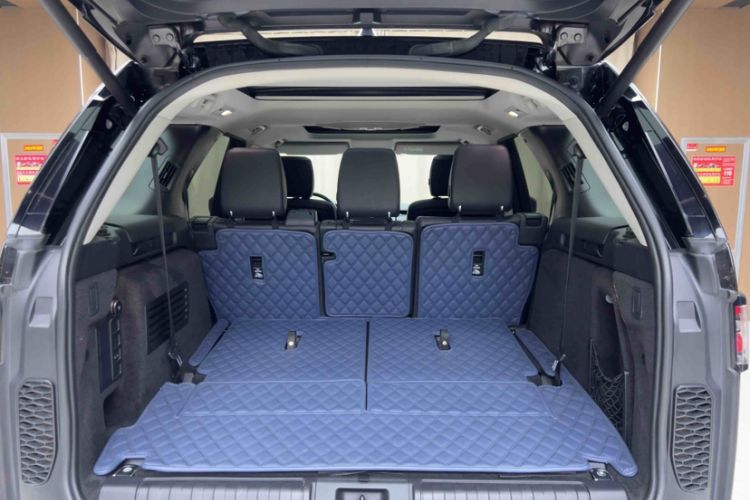 Used Land Rover Discovery 2020 2.0T SE Interior 6